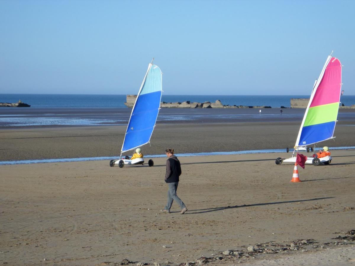 Gites "Plage" Ou "Pieds Dans L'Eau" En Front De Mer A Asnelles , 3Km D'Arromanches, 10Km De Bayeux Dış mekan fotoğraf